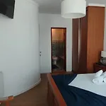 Проживание в семье Manelmar *